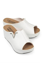 Capone Kailey 6145 Women Gold Platform V Clip Accessory Sandals