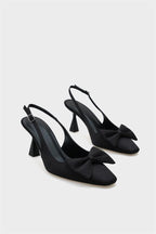 Capone Pam Blunt Pointed Toe Bow Open Back Satin ženske satenske crne cipele
