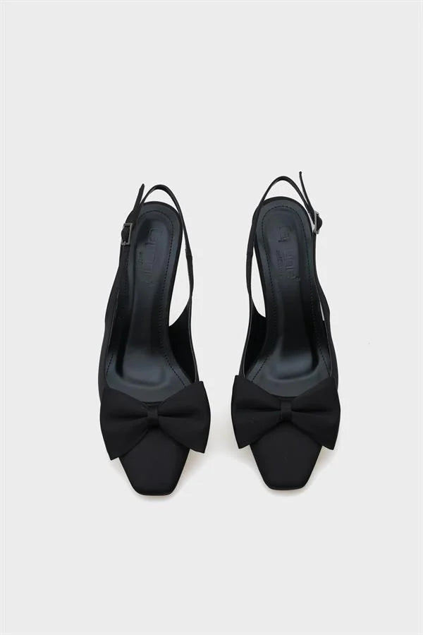 Capone Pam Blunt Pointed Toe Bow Open Back Satin ženske satenske crne cipele
