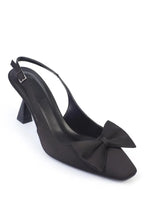 Capone Pam Blunt Pointed Toe Bow Open Back Satin ženske satenske crne cipele
