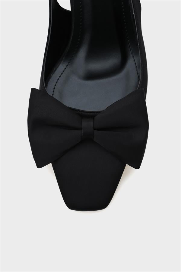 Capone Pam Blunt Pointed Toe Bow Open Back Satin ženske satenske crne cipele