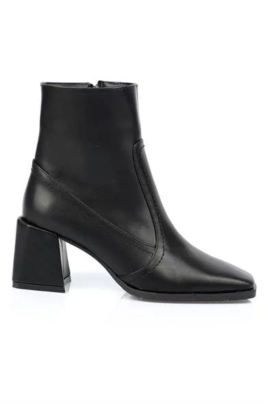 Capone Blunt Toe Side Zipper Woman Booties
