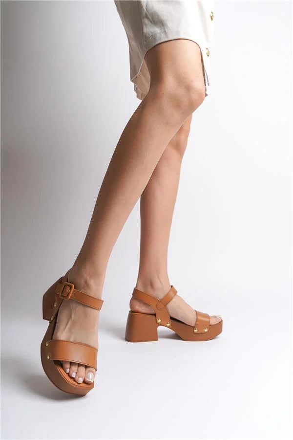 Capone Dulce Blunt Toe Single Band Platform Heel Woman Sandals