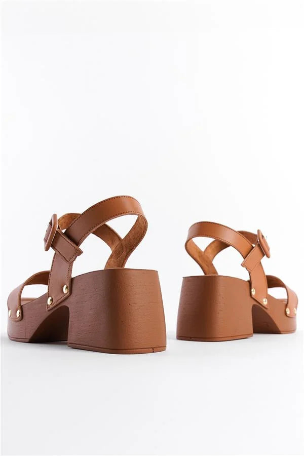 Capone Dulce Blunt Toe Single Band Platform Heel Woman Sandals