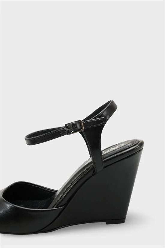 Capone Fanni Genuine Leather Lined Wedge Heel Ankle Strap Women Beige Shoe