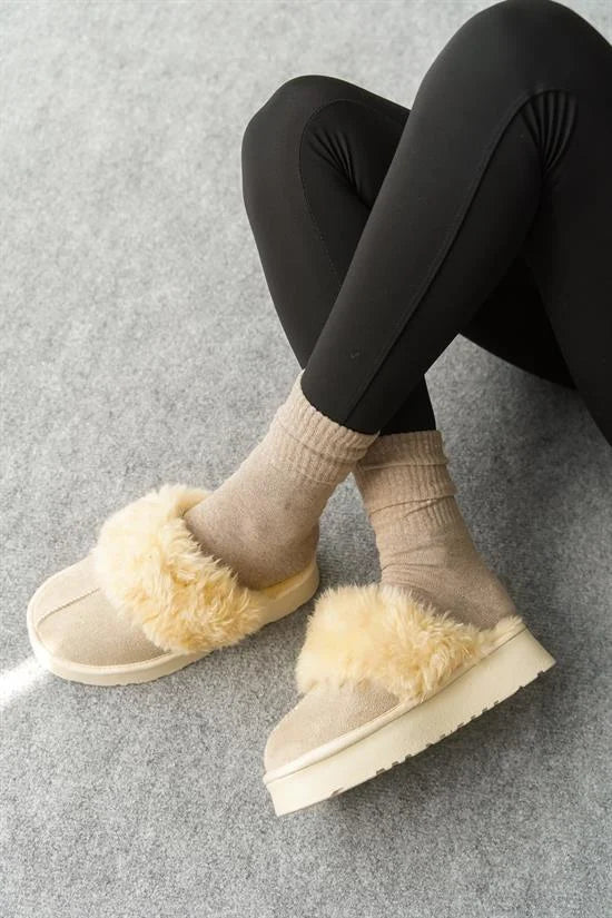 Capone Furry Closed Toe Women Sued Beige Slippers