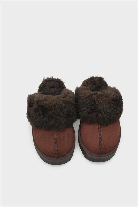 Capone Furry Closed Toe Women Sued Beige Slippers