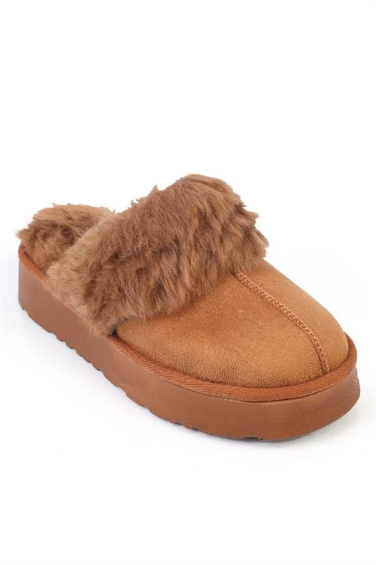 Capone Furry Closed Toe Women Sued Beige Slippers