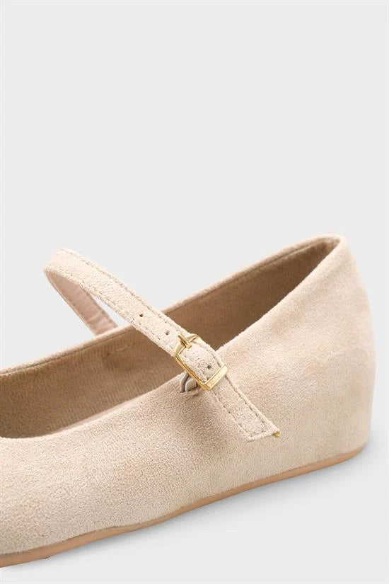 Capone Joell Suede Look Hidden Wedge Metal Buckle Women Sued Tan Ballet Flat