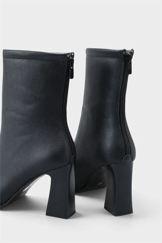 Capone Lizzie Pointed Toe Block Heel Back Zip Elegant Women Black Ankle Boot