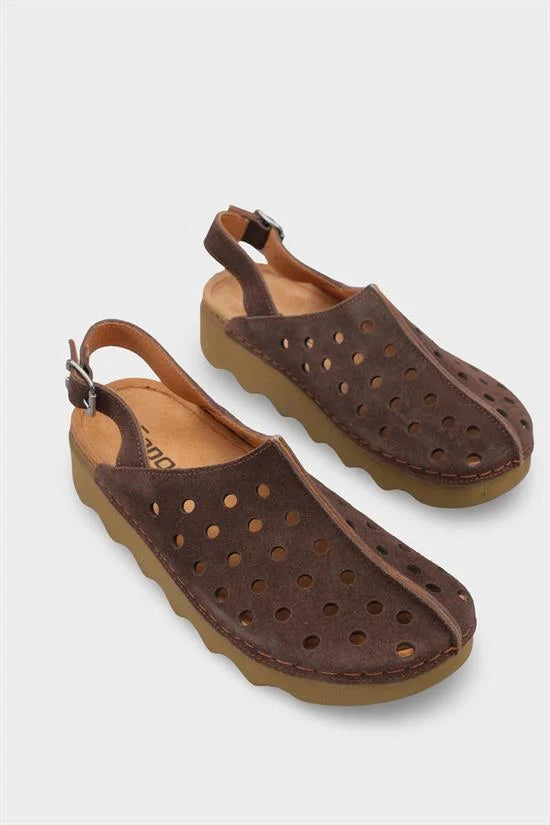 Capone Meghan Genuine Leather Soft Comfort Women Camel Sandal