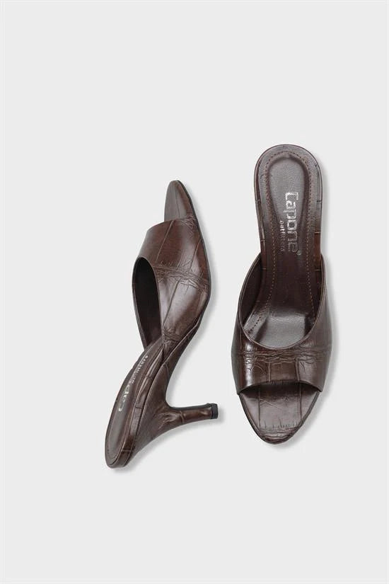 Capone Nadeen Wedge sandala sa srednjom petom elegantna ženska crna
