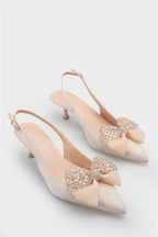 Capone Nikolia Crystal Embellished Bow Detail Pointed Toe Satin Mid Heel Ženske Cipele Bež