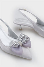 Capone Nikolia Crystal Embellished Bow Detail Pointed Toe Satin Mid Heel Ženske Cipele Bež