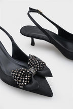 Capone Nikolia Crystal Embellished Bow Detail Pointed Toe Satin Mid Heel Ženske Cipele Bež