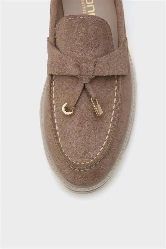 Capone Calypso Women Yellow Loafer
