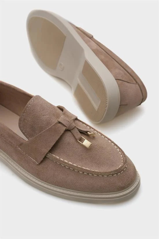 Capone Calypso Women Yellow Loafer