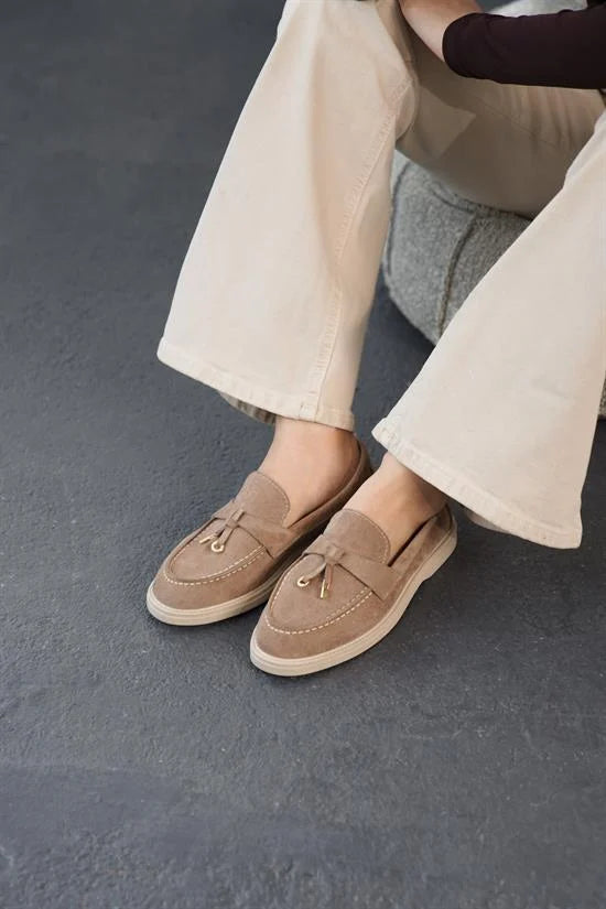 Capone Calypso Women Yellow Loafer