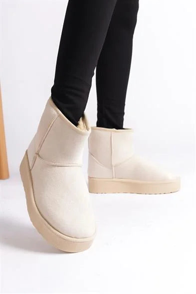 Capone Thick Sole Round Toe Fur Lined Medium Woman Boots
