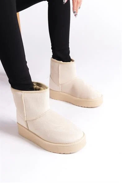 Capone Thick Sole Round Toe Fur Lined Medium Woman Boots