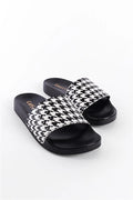 Capone Outfitters 901201 Women Houndstooth Sandal