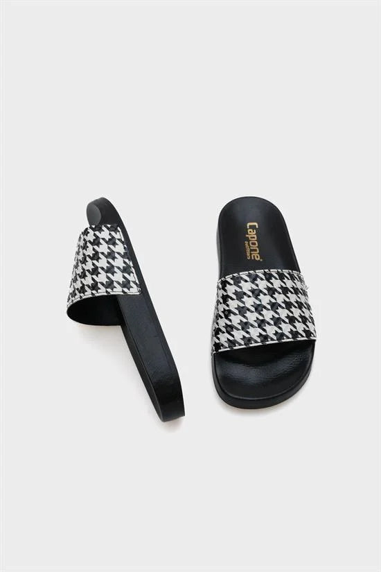 Capone Outfitters 901201 Women Houndstooth Sandal