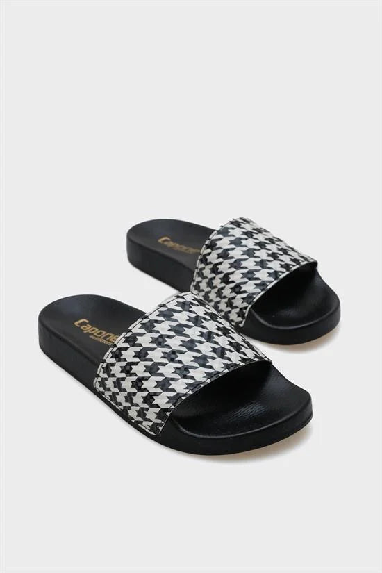 Capone Outfitters 901201 Women Houndstooth Sandal