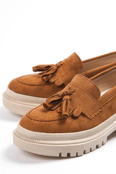 Capone Oval Toe Tassel Track Sole Suede Ženska Mokasina