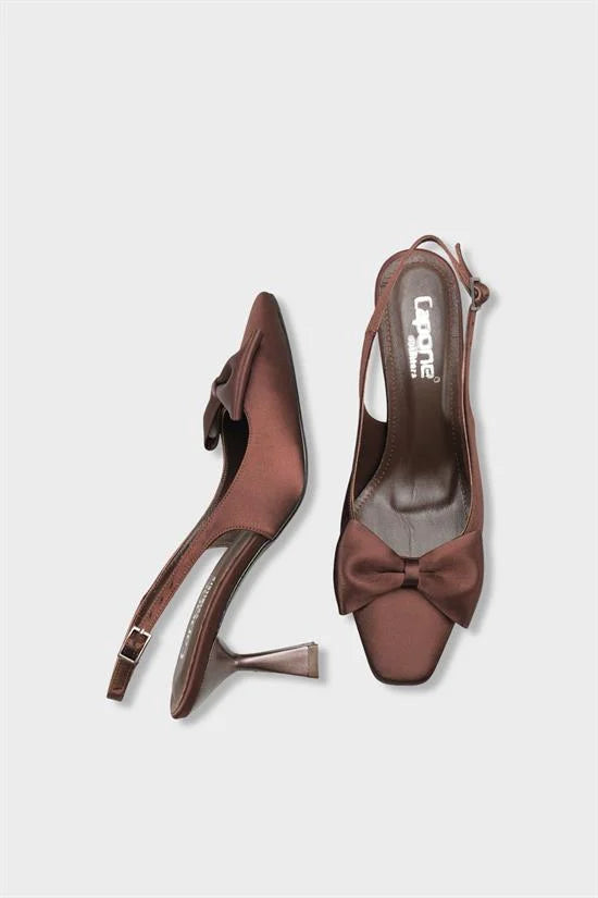 Capone Pam Blunt Pointed Toe Bow Open Back Satin ženske satenske crne cipele