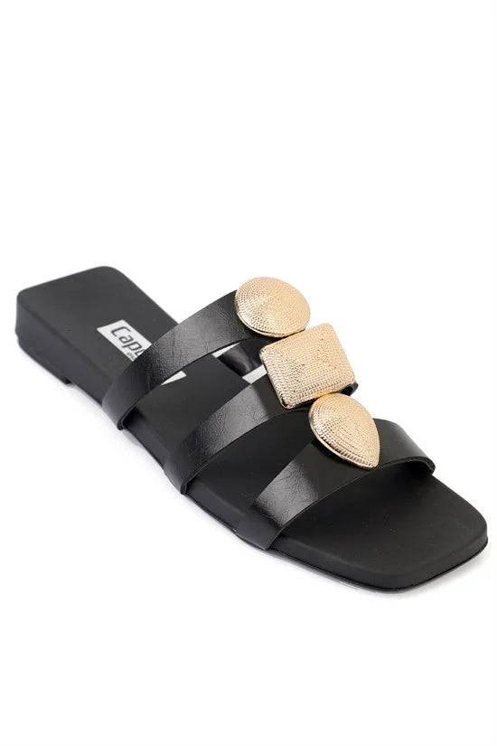 Capone Rebekah Blunt Toe Metal Accessory Short Heeled Comfort Women Beige Sandals