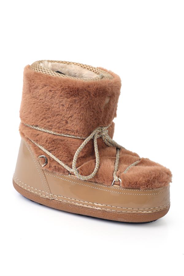 Capone Round Toe Thick Sole Furry Women White Boots