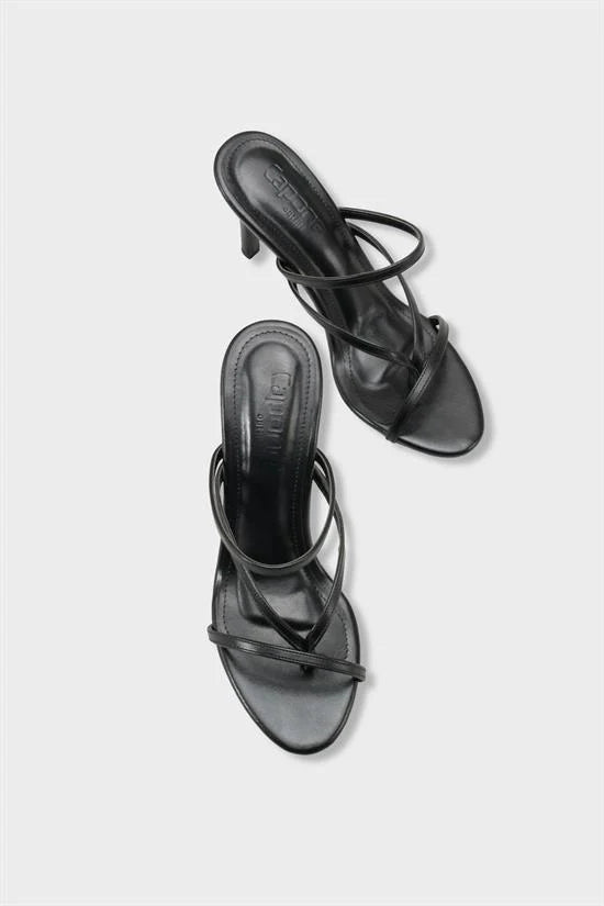 Capone Vinnie Round Toe Mid Heel Toe Post Elegant Women Black Sandal