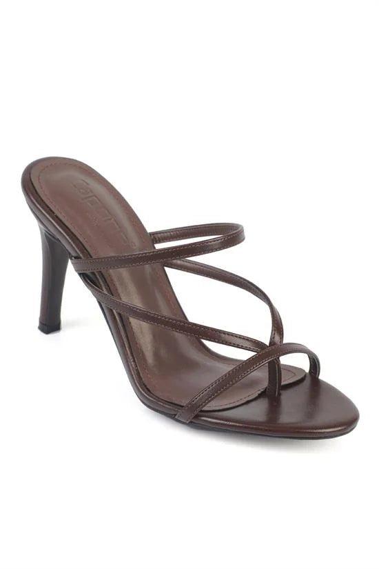 Capone Vinnie Round Toe Mid Heel Toe Post Elegant Women Black Sandal