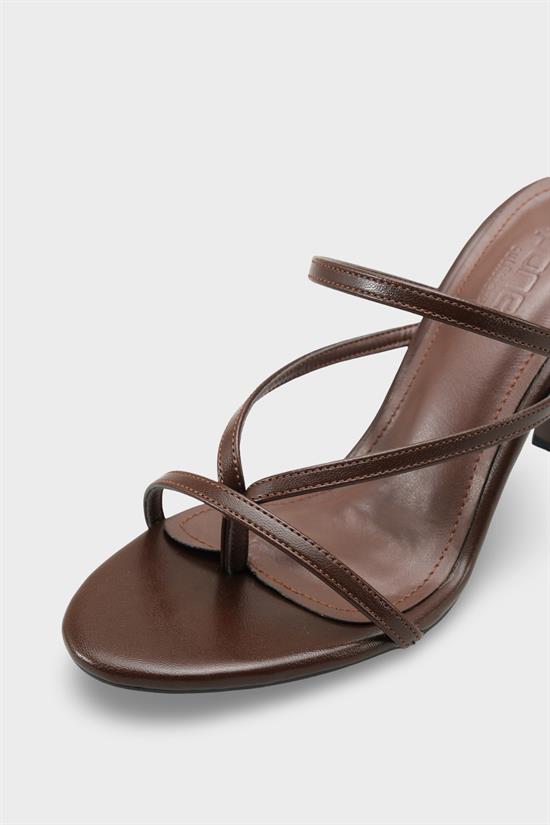 Capone Vinnie Round Toe Mid Heel Toe Post Elegant Women Black Sandal
