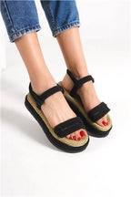 Capone Eileen Wedge Heel ženske papuče sa gajtanima u crnoj boji