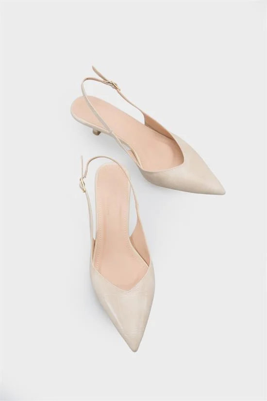 Capone Yoko Slingback cipele sa špicastim vrhom, efekatom krokodilske kože i srednjom petom, za žene, bež boja