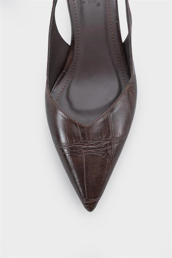Capone Yoko Slingback cipele sa špicastim vrhom, efekatom krokodilske kože i srednjom petom, za žene, bež boja