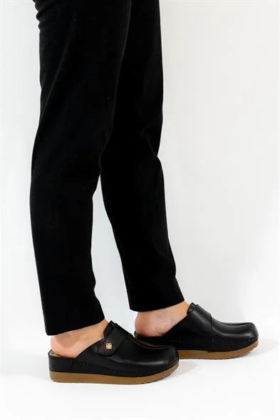 Capone Karel Z0680 Women Black Clog Comfort Anatomical Sandals
